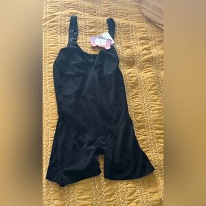 Yitty Smoothing Short Onesie